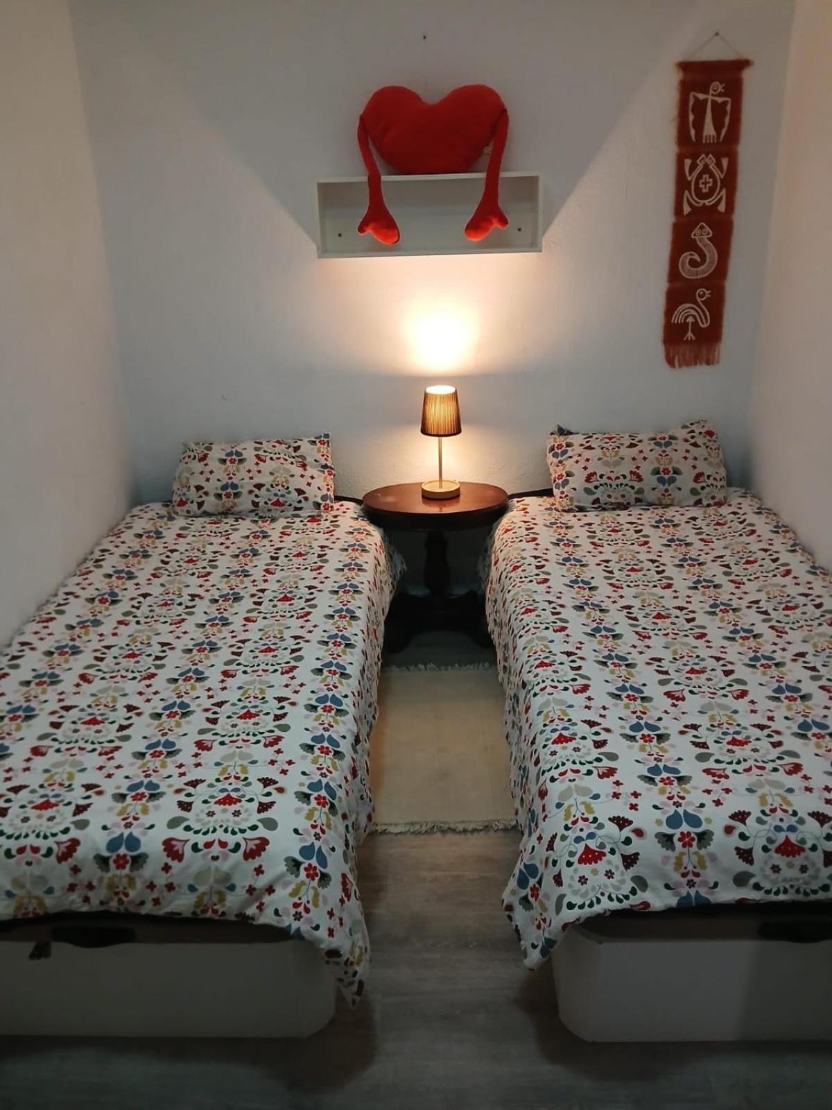 Piso Para 4 Con 2 Parking En Casco Historico De Zaragoza 2 Noches Minimo Экстерьер фото